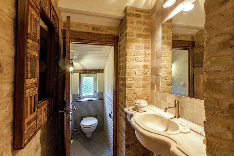 Villa Deman: interieur en tuin, foto 10